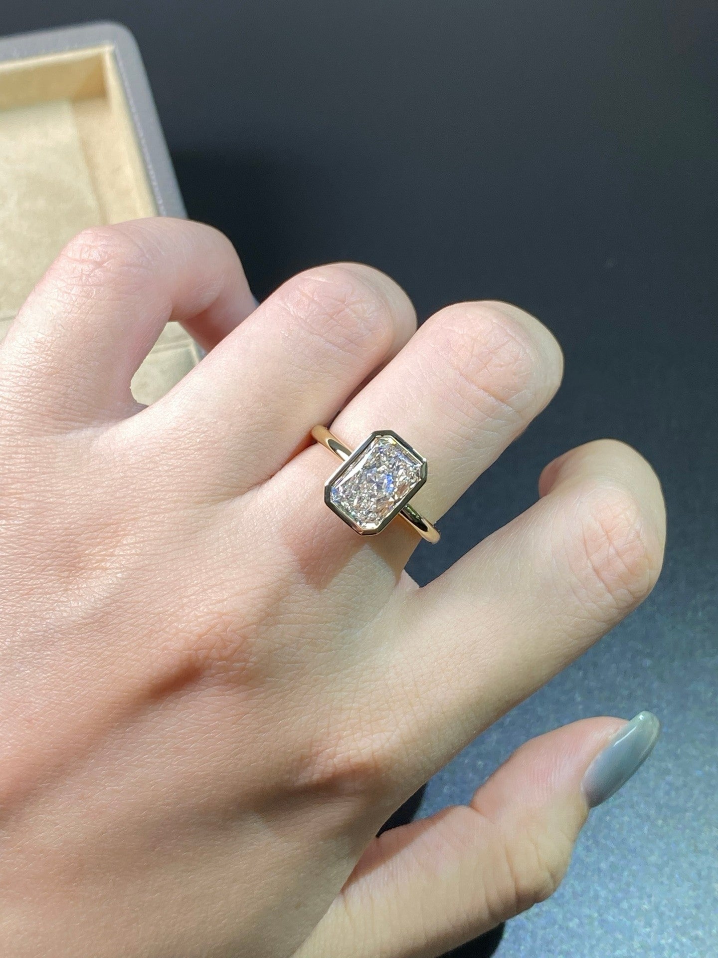 Bezel