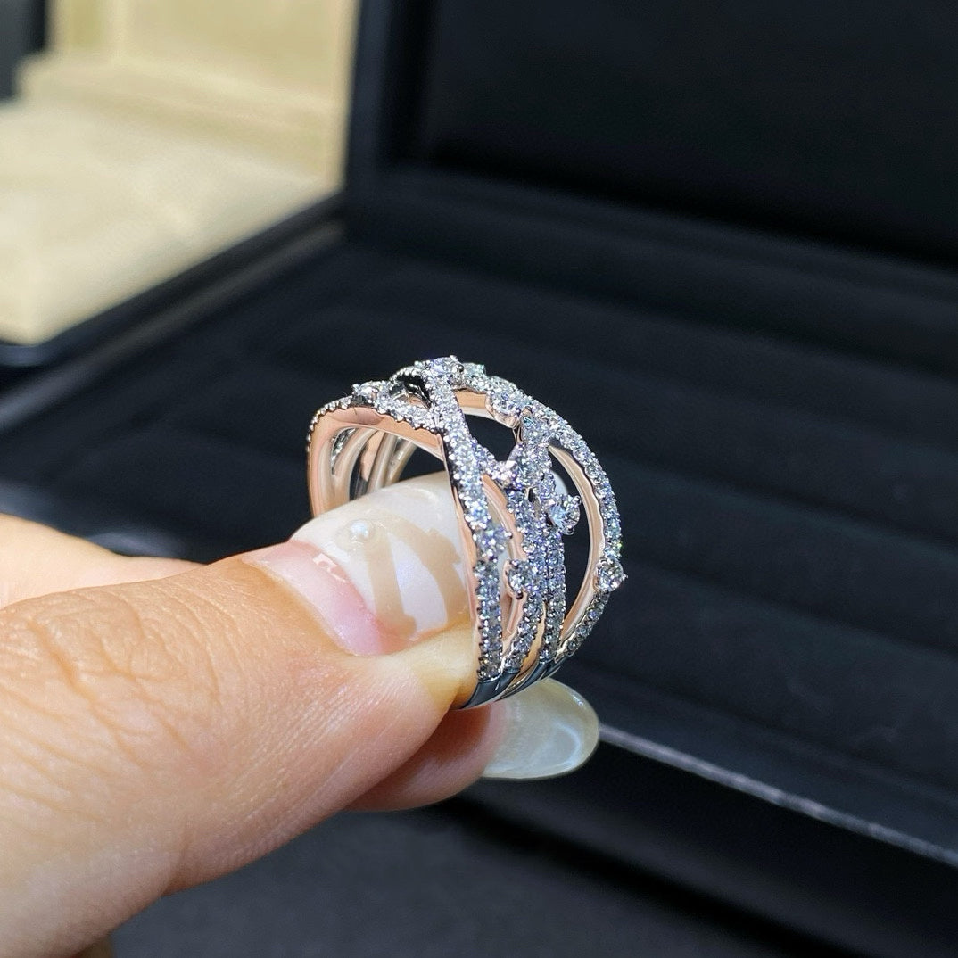 TrueCut Infinity – Criss-Cross Diamond Ring