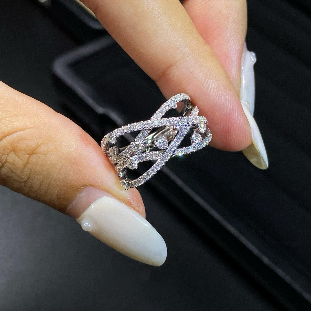TrueCut Infinity – Criss-Cross Diamond Ring