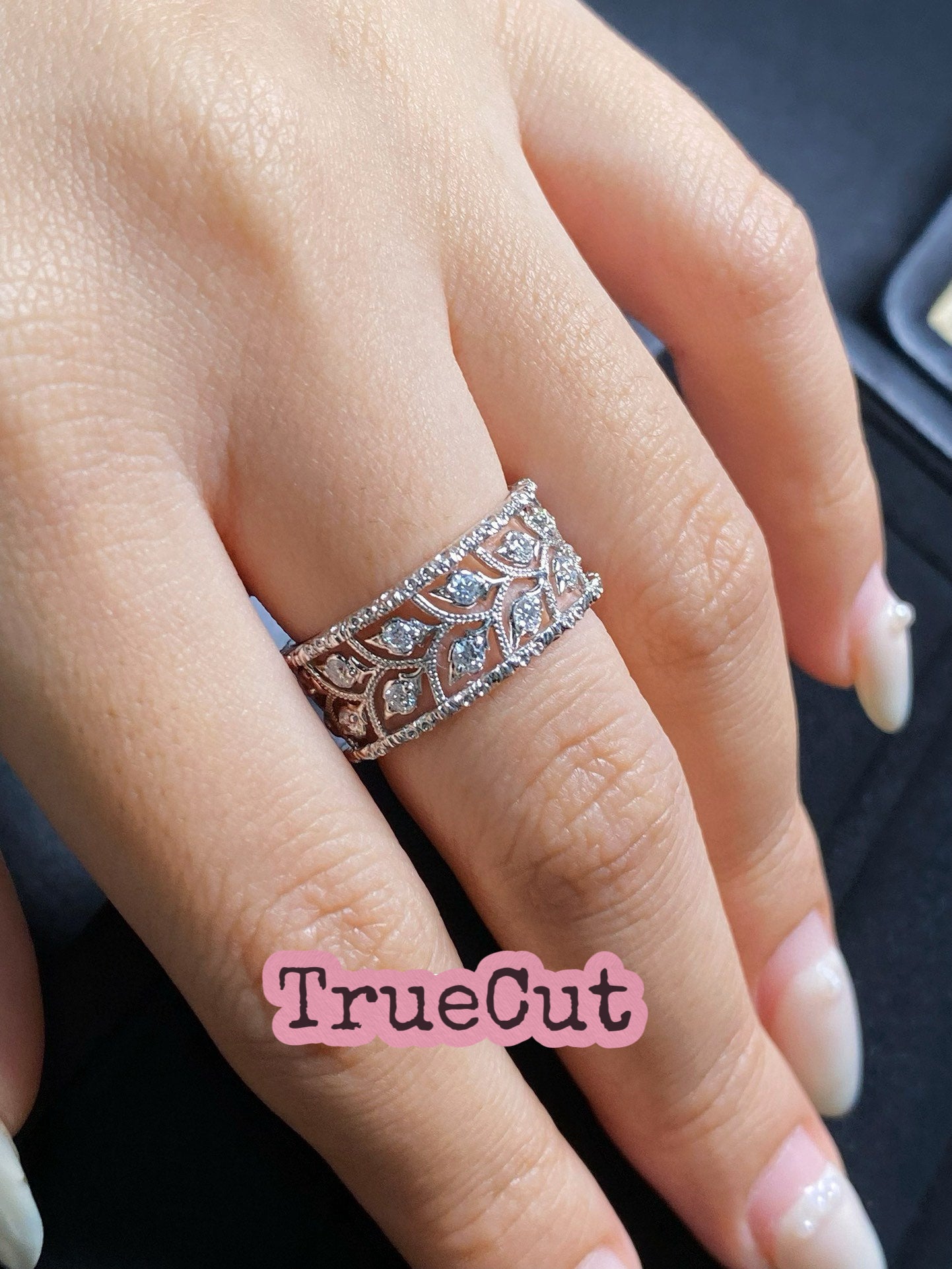 Vintage Leaf Diamond Band