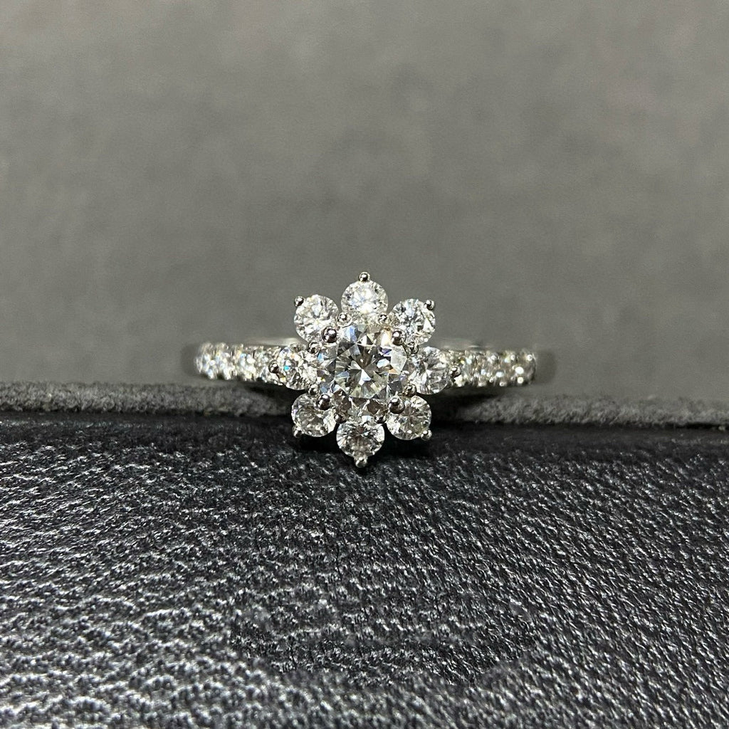 Round Brilliant Diamond Flower Ring