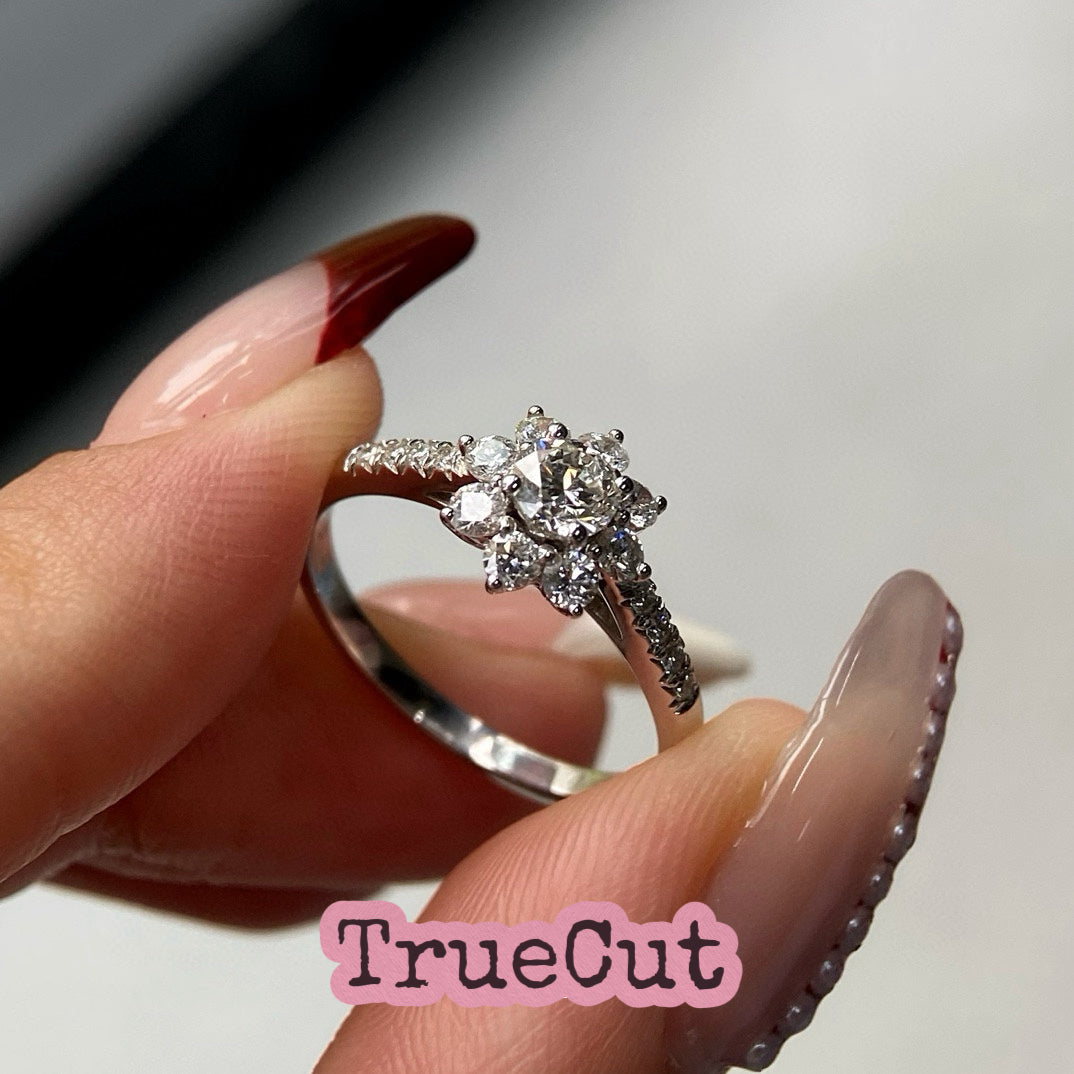 Round Brilliant Diamond Flower Ring