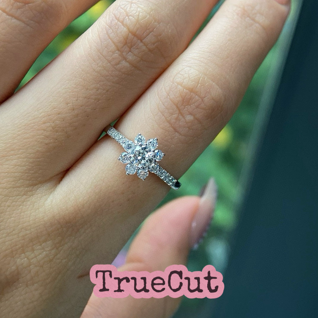 Round Brilliant Diamond Flower Ring