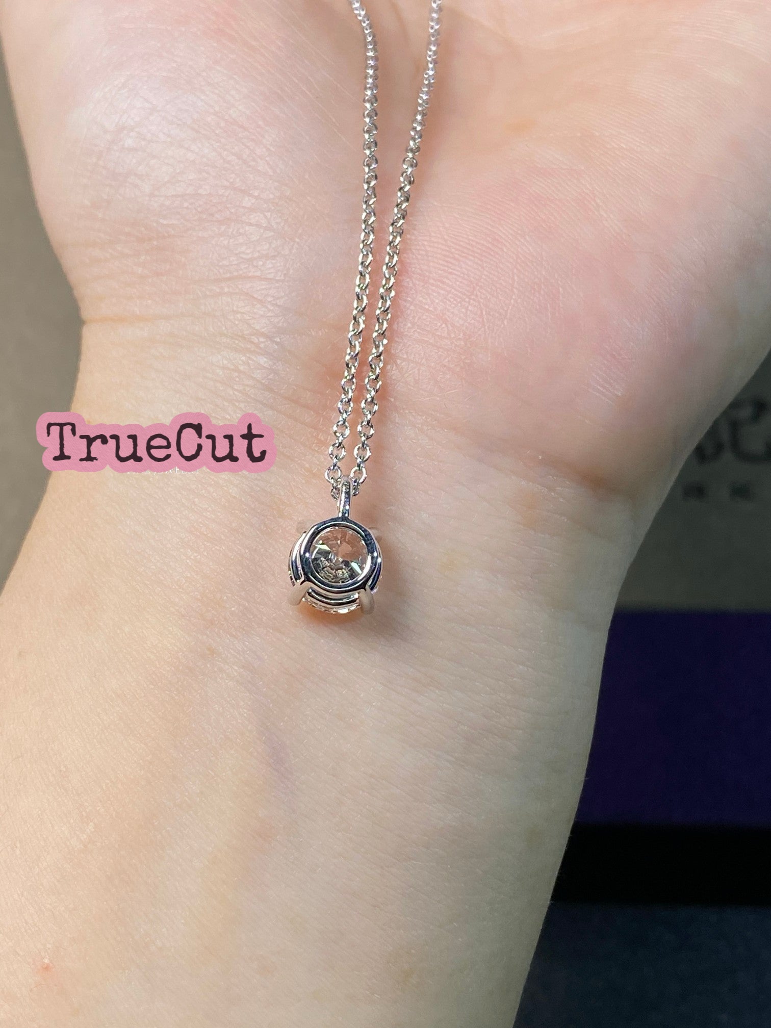 Classic 4-Prong Solitaire Pendant (1.5ct)