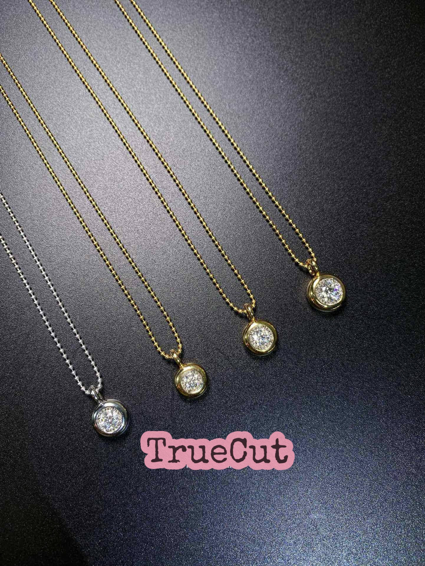 TrueCut Aura – Bezel Diamond Pendant