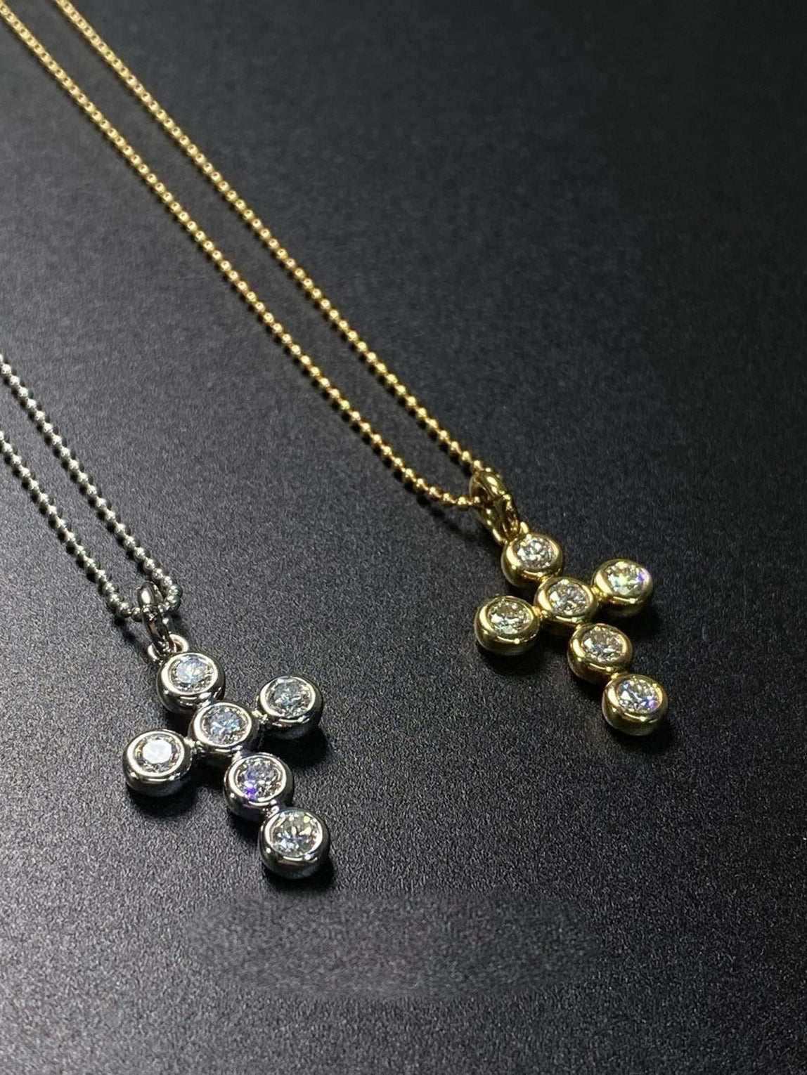 TrueCut Faith – Bezel-Set Diamond Cross