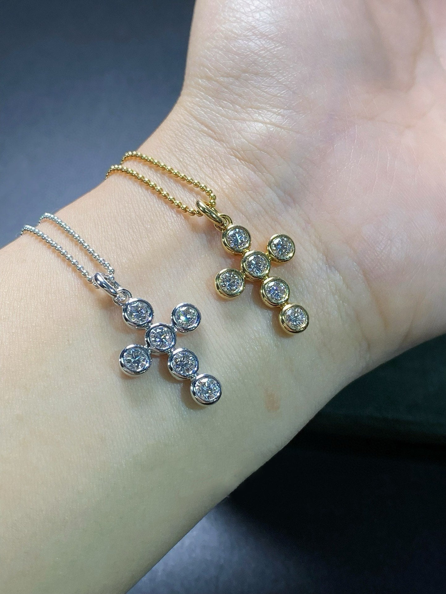TrueCut Faith – Bezel-Set Diamond Cross