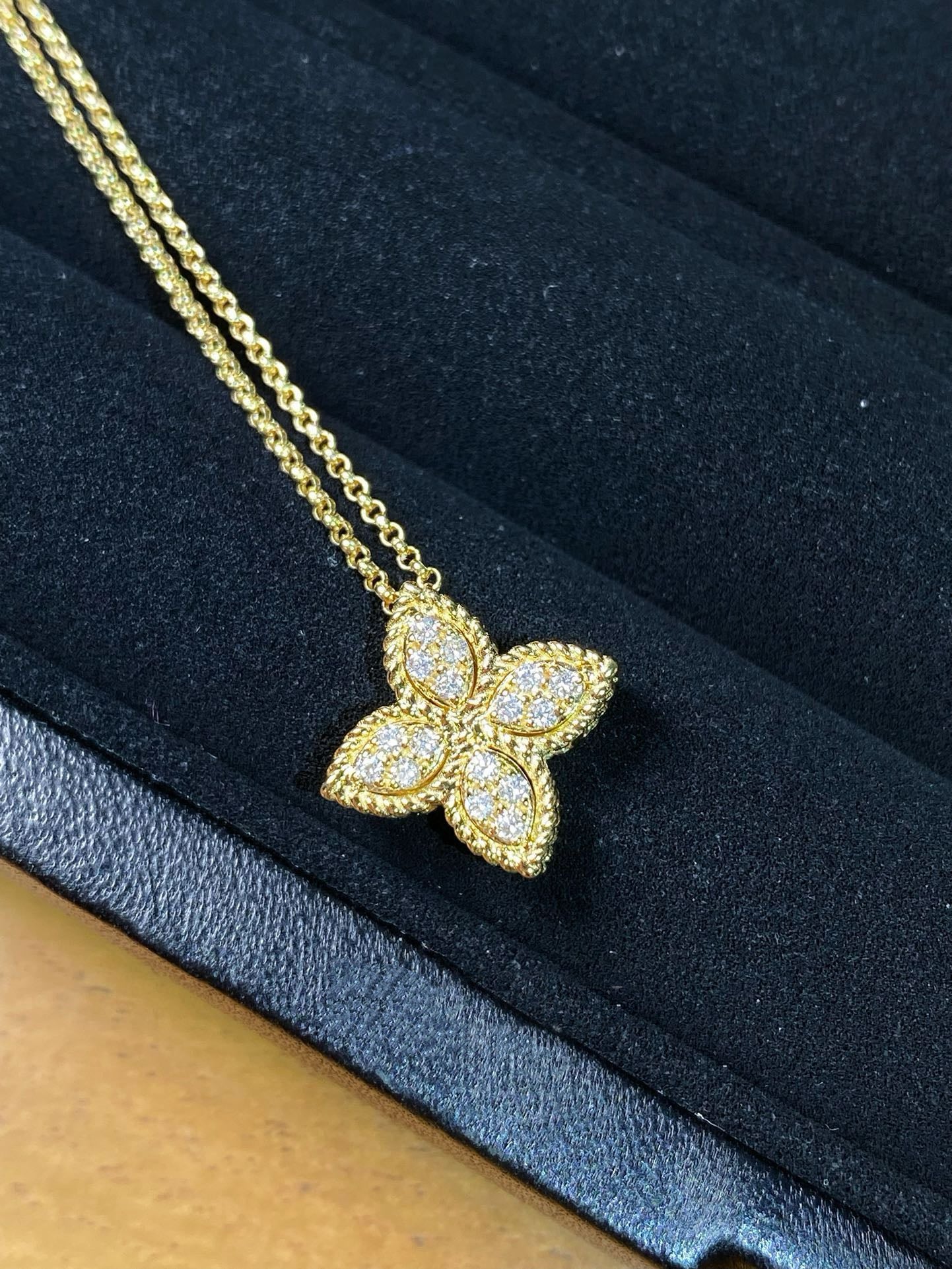 Diamond Quatrefoil Flower Pendant in 18k Gold