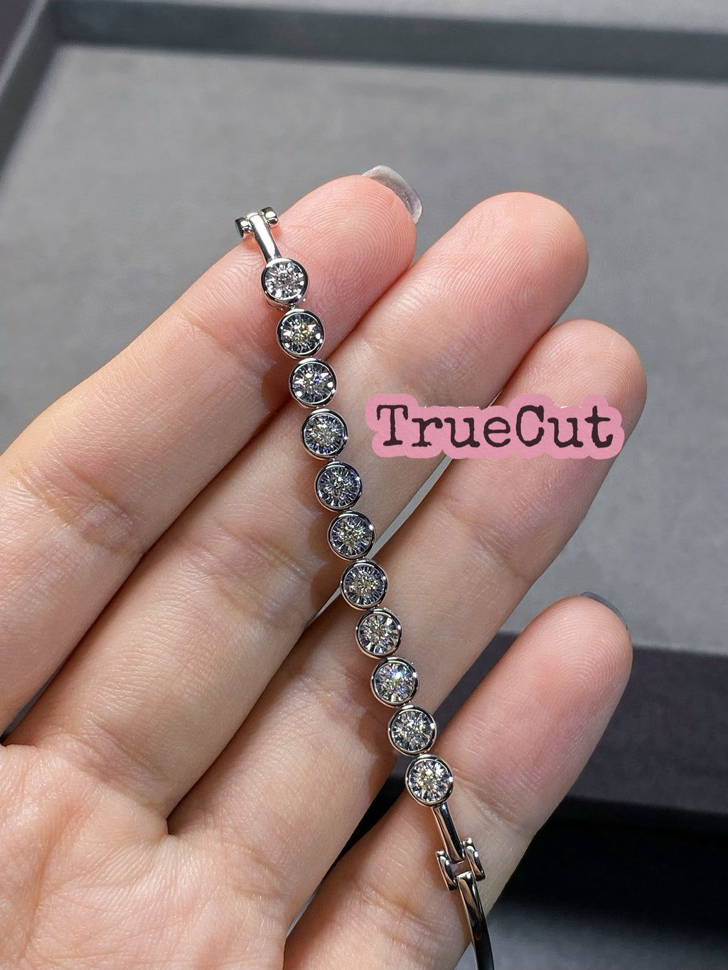 Pure Elegance Bezel Bracelet