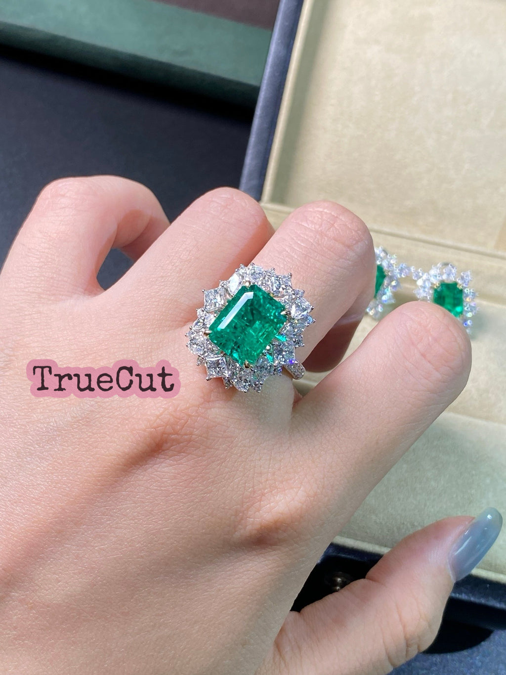 Emerald Radiance Set