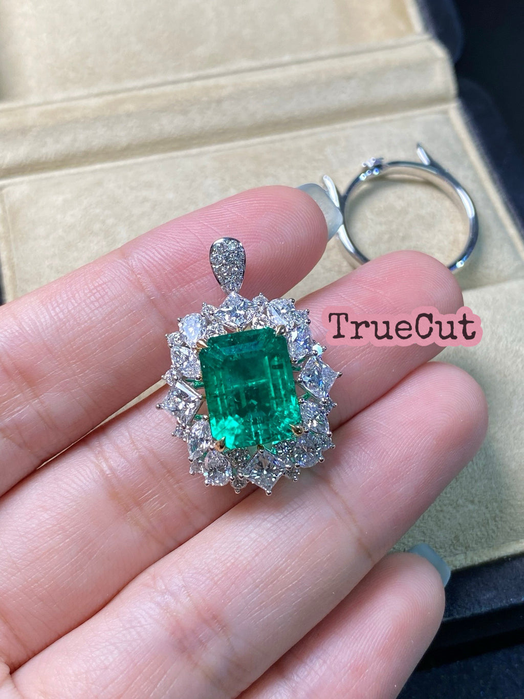 Emerald Radiance Set