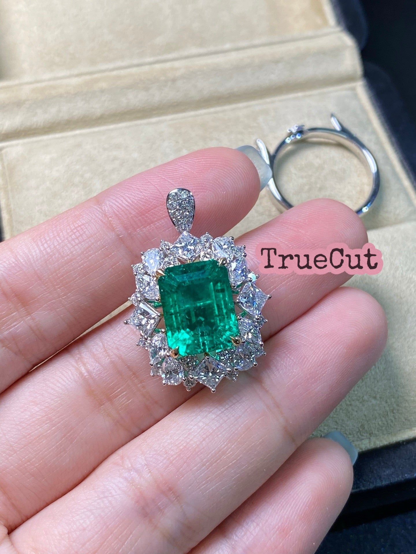 Emerald Radiance Set