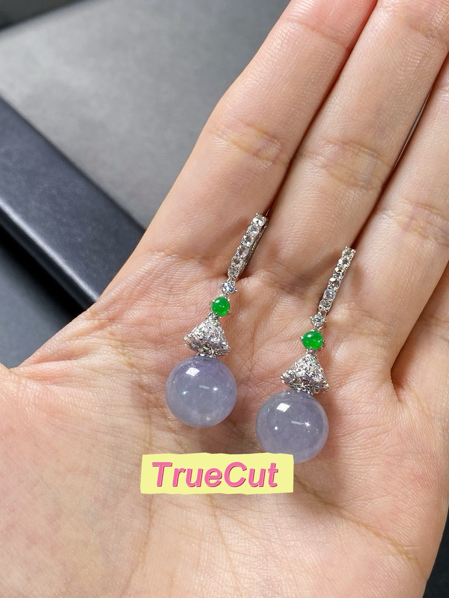 18k Gold Earrings with Natural Emerald and Diamonds